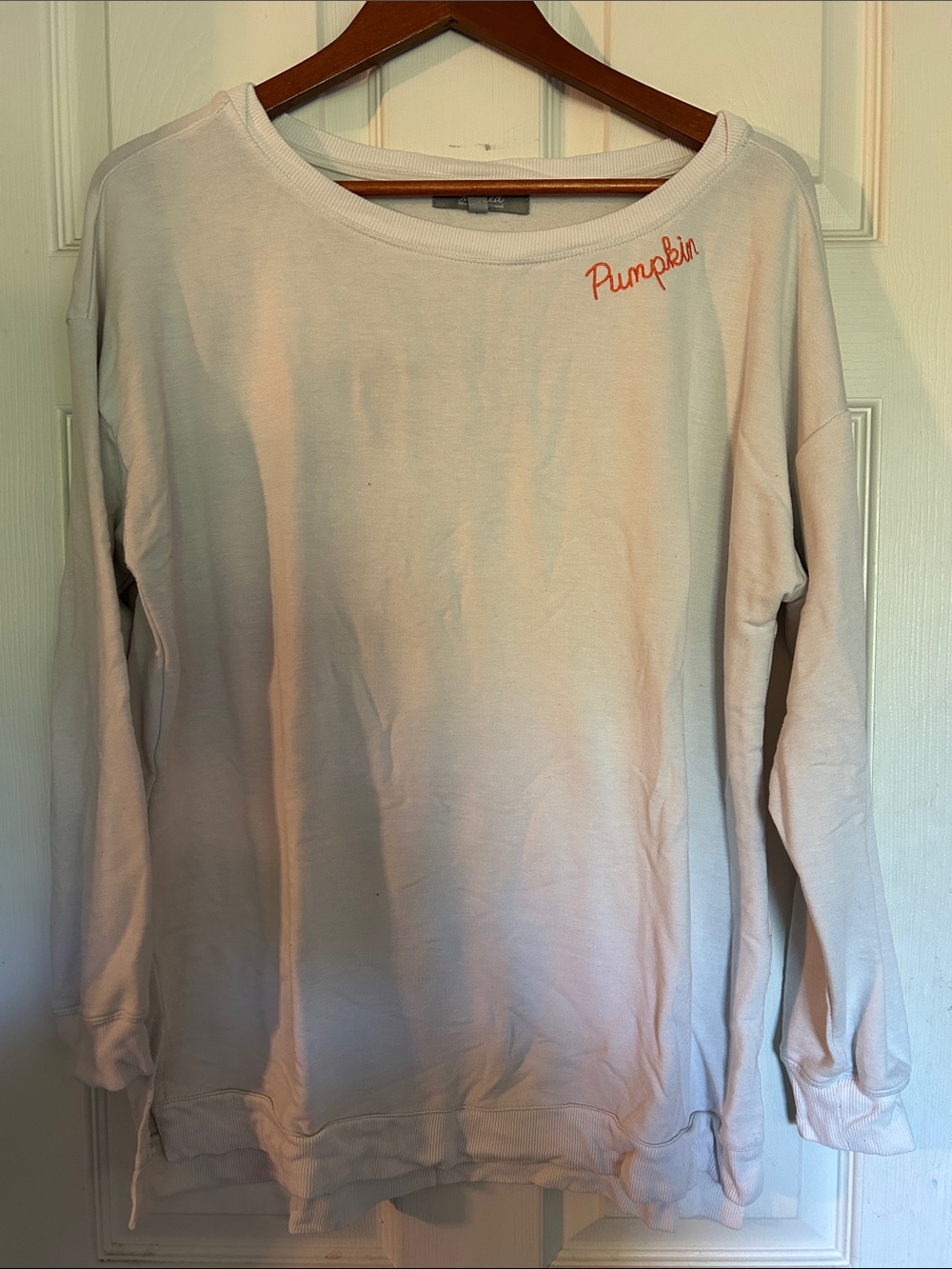 Marled White Crewneck Sweatshirt with Pumpkin Script